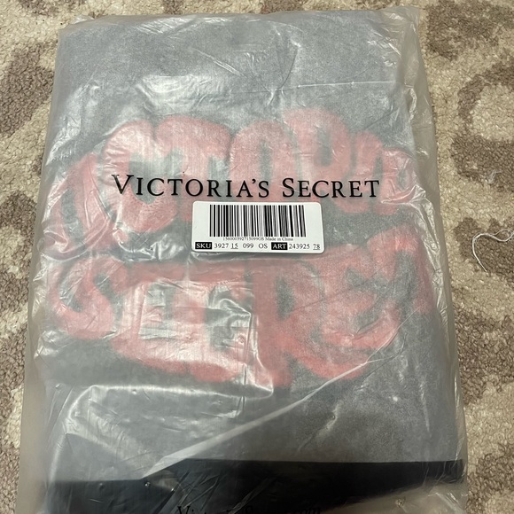 • Victoria’s Secret • V-Day Special Edition Tote - Picture 4 of 4